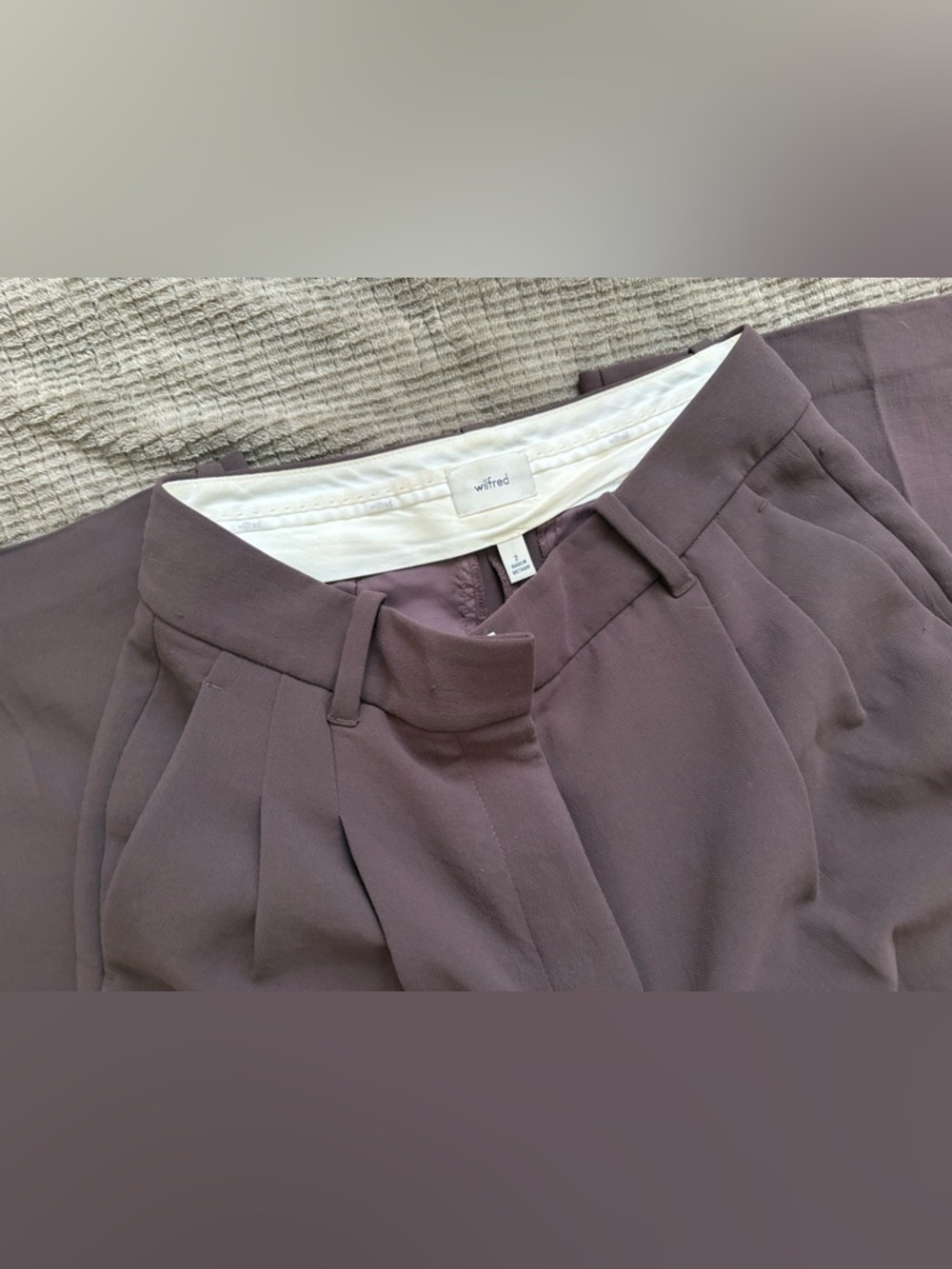 Aritzia The Effortless Pant Crepette - Picture 5 of 6